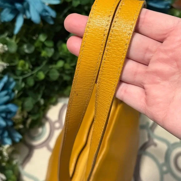 Vintage Burberrys Mustard Leather Satchel – Equestrian Knight - Picture 14 of 16